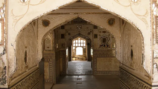 Jaipur के Amer किले का शीश महल। Photo: Vyacheslav Argenberg / Wikimedia Commons (CC BY 4.0)